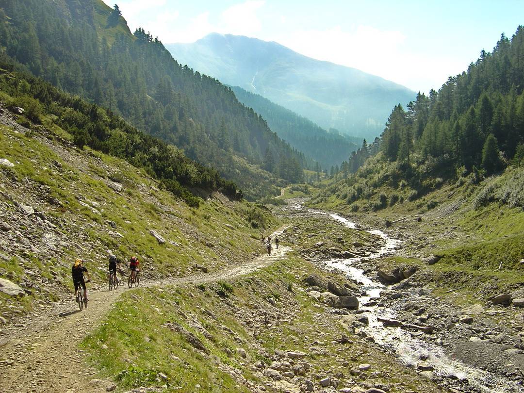 Ruppige Piste Richtung Griosch