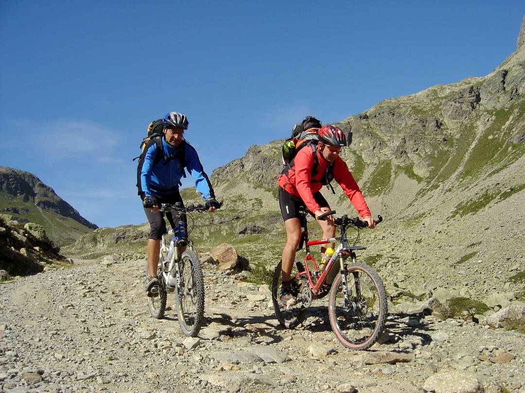 Grobe Schotterabfahrt vom Passo di Verva nach Eita