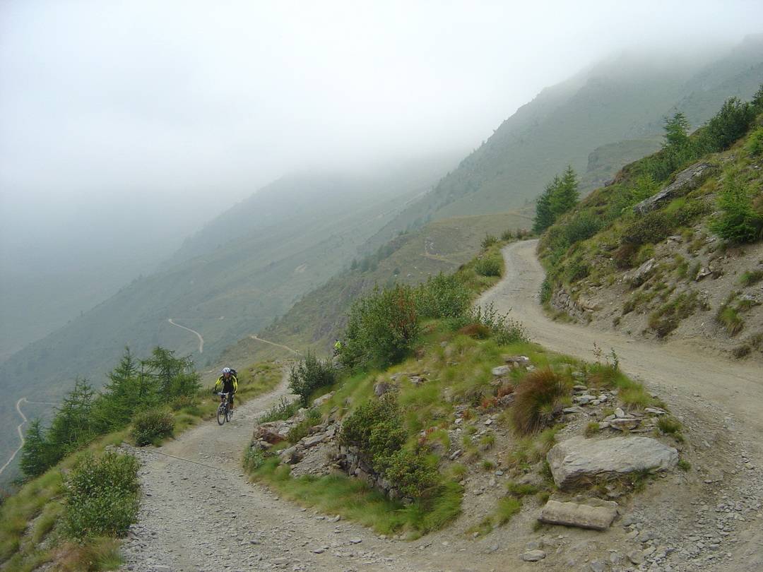 Militärpiste von Case di Viso zum Rifugio Bozzi