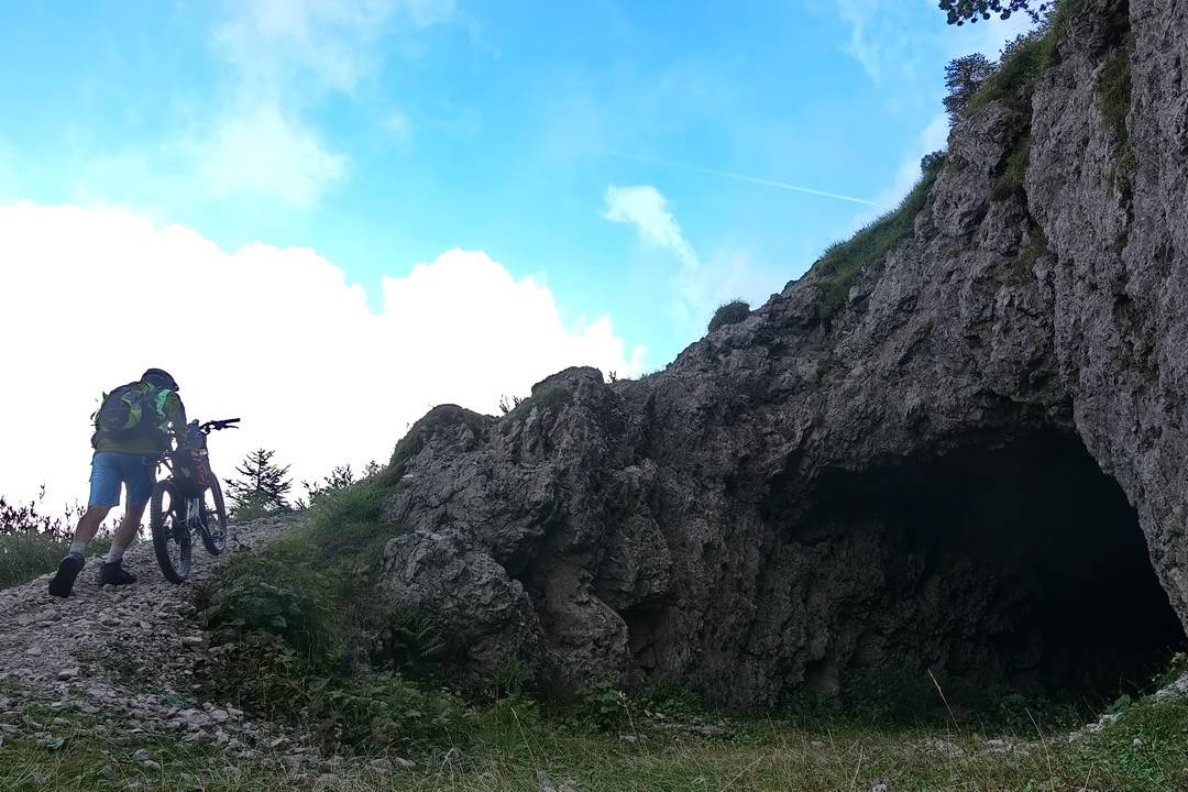 Schiebepassage über ca. 20 Höhenmeter bergauf und bergab