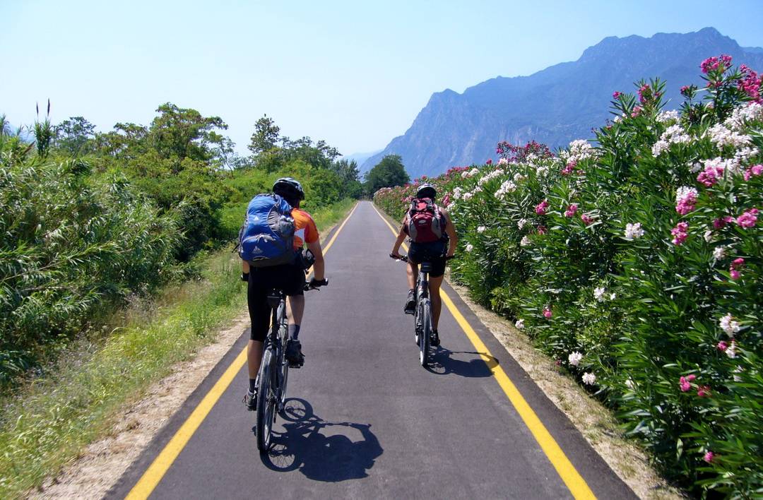 Radweg an der Sarca kurz vor Torbole: riecht man schon den Lago?