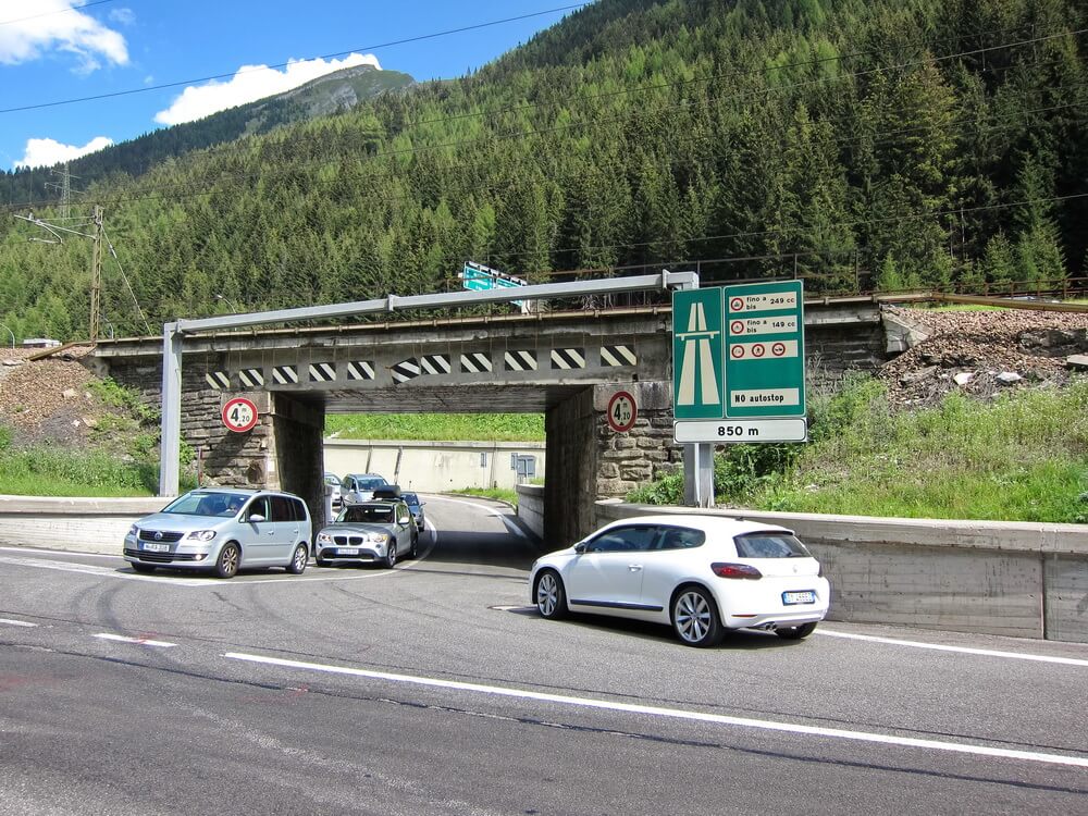 Anfahrt zum Flatschjoch: Ja, in der Tat geht es anscheinend auf die Autobahni