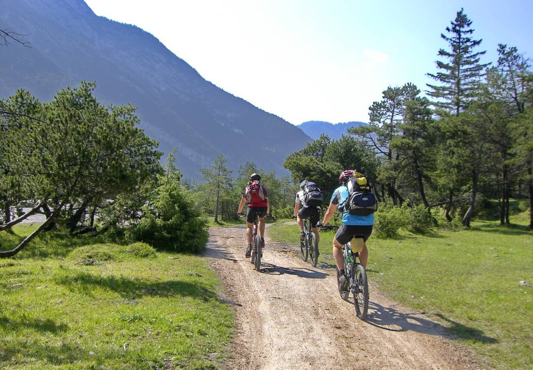 Von Mittenwald nach Scharnitz entlang der Isar