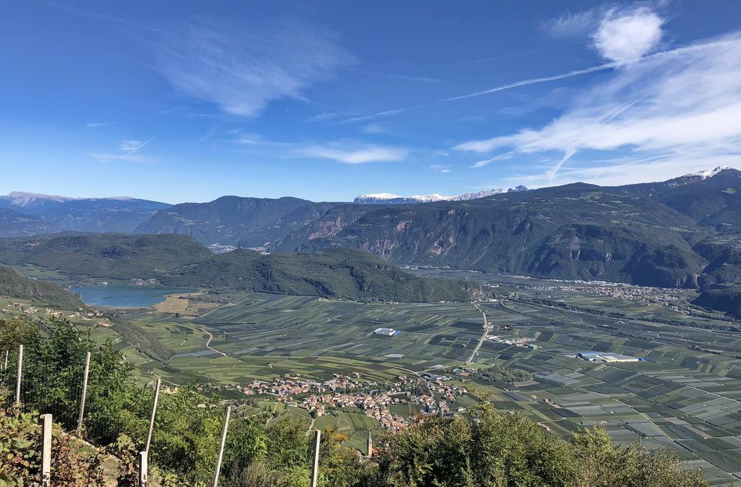 Unterland Von Kaltern aus schraubt man sich bis Graun langsam in die Höhe mit schönen Panoramablicken ins Südtiroler Unterland.