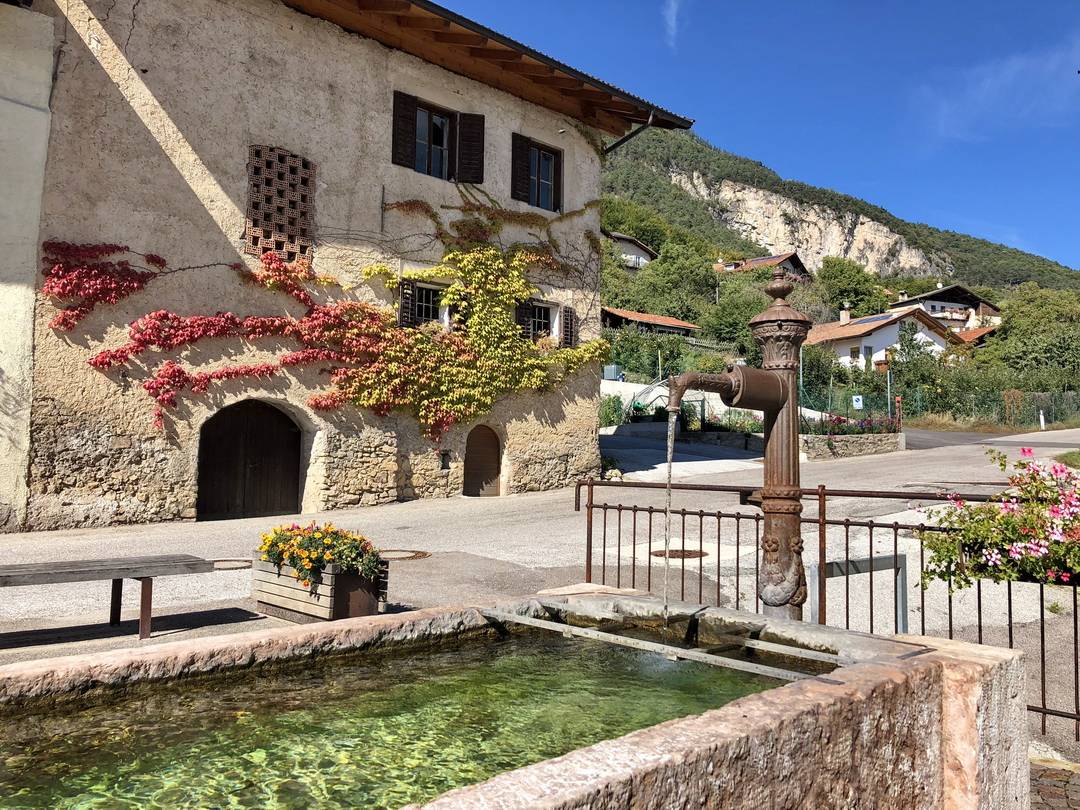 Graun Wasser Dorfbrunnen in Graun