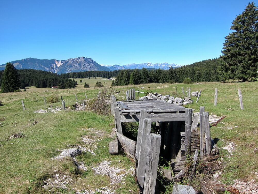 Schützengräben Nähe Malga Millegrobbe
