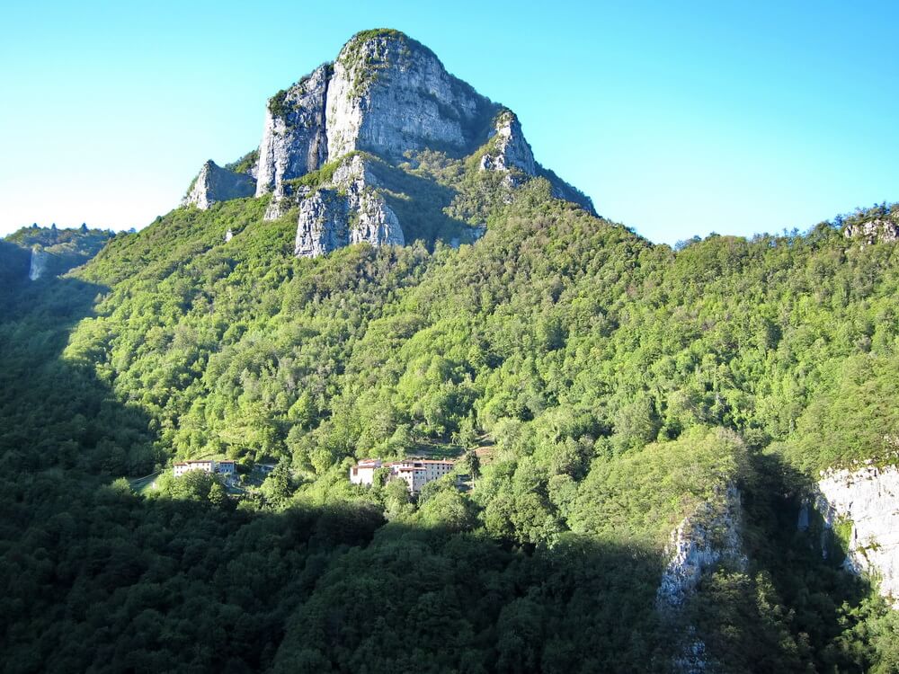 Valle Riofreddo: Busati - verlassenes Bergdorf