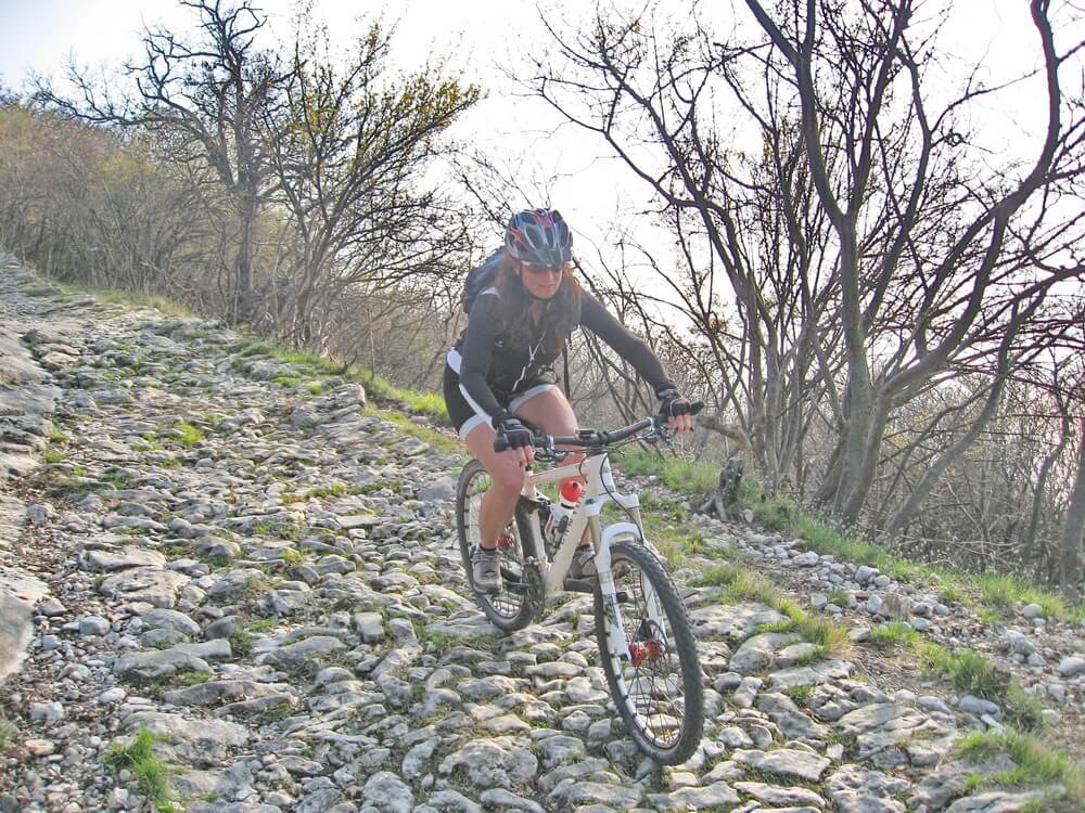 Rüttelpiste in Richtung Campo