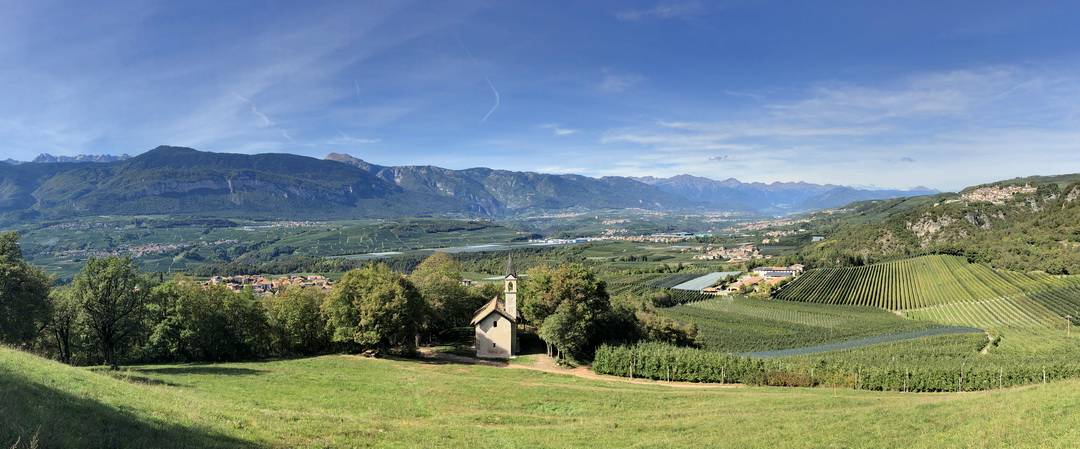 Nonstal Castel Thun Blick ins Nonstal vom Castel Thun