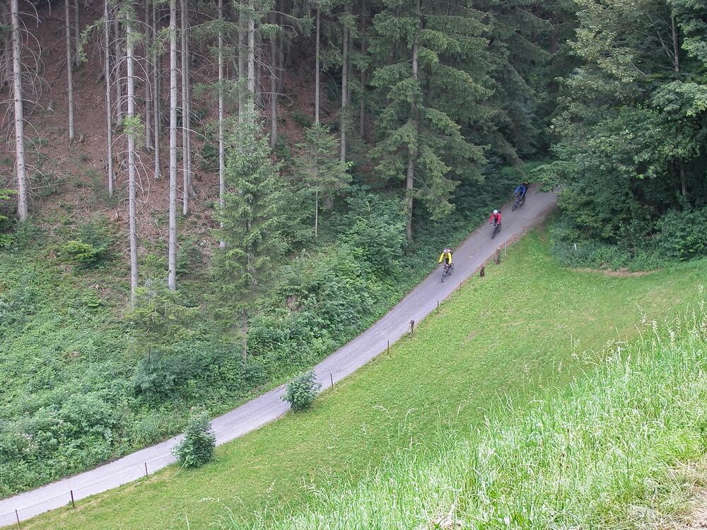 Abfahrt ins Inntal auf der alten Kasbachstraße