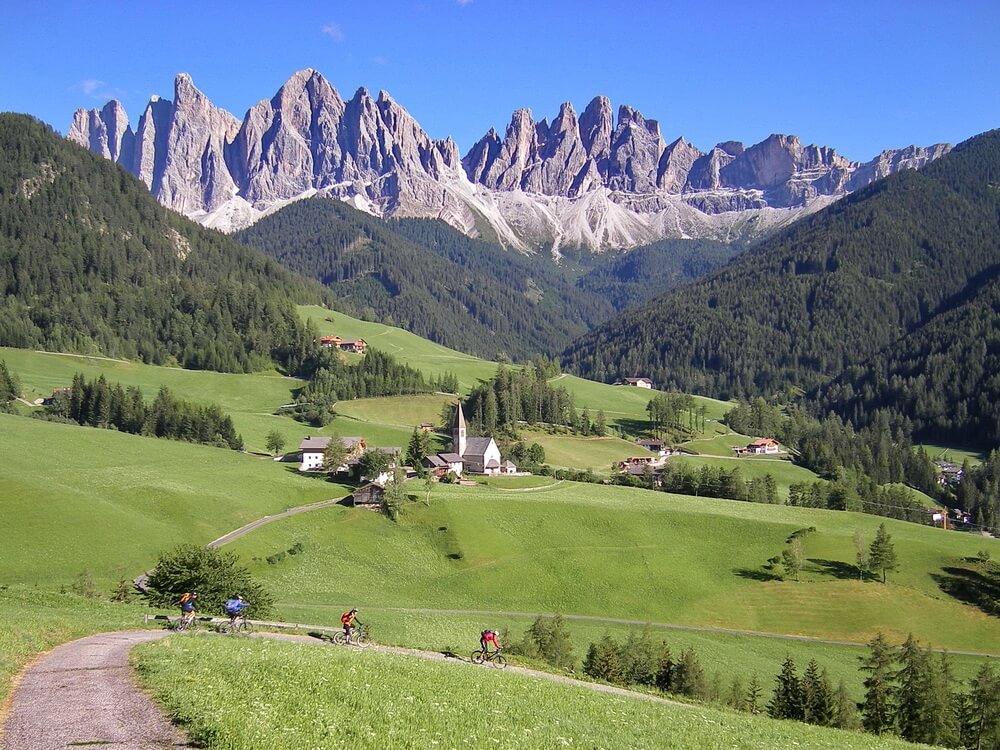 Villnösstal mit Geislerspitzen