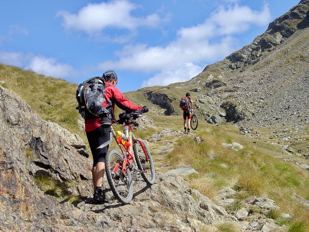Transalp klassisch mit Rucksack und Schiebepassagen: Albrecht-Route - Valle di Rezzalo