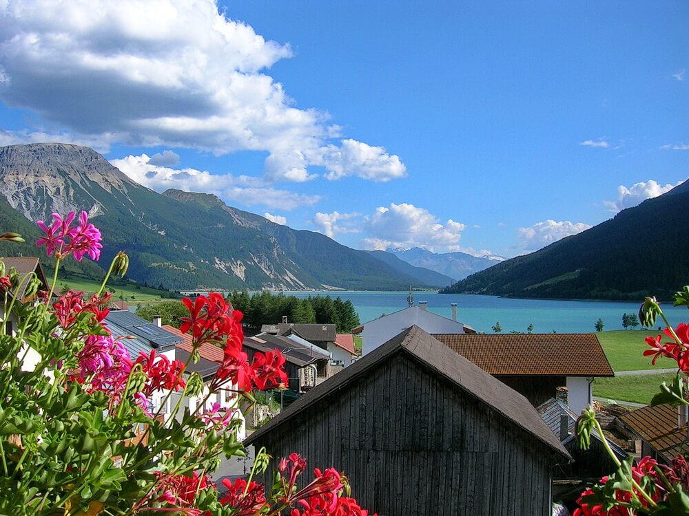 Reschen mit Reschensee