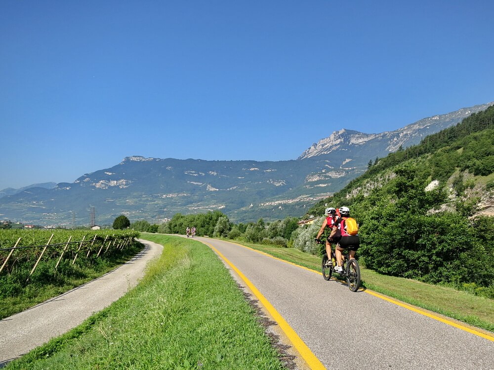 Radweg an der Etsch bei Nogaredo: ja, es zieht sich hin