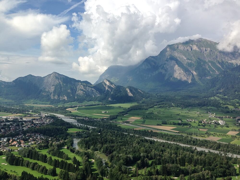 Blick aus dem Zimmerfenster ins Rheintal