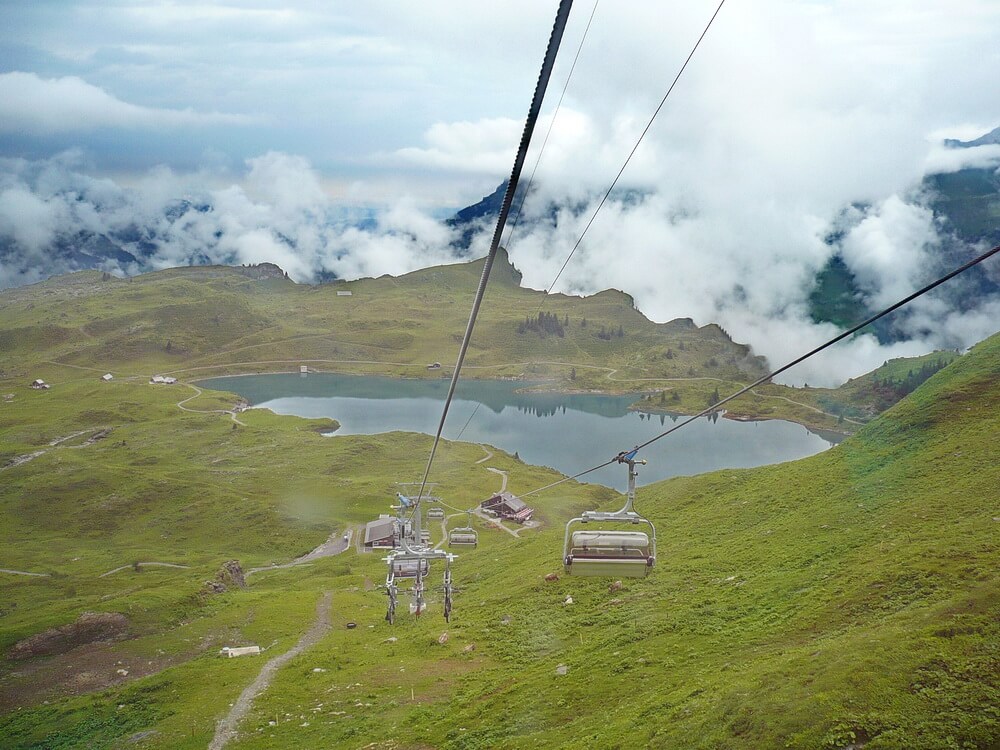 Seilbahn zum Jochpass - unten der Trübsee