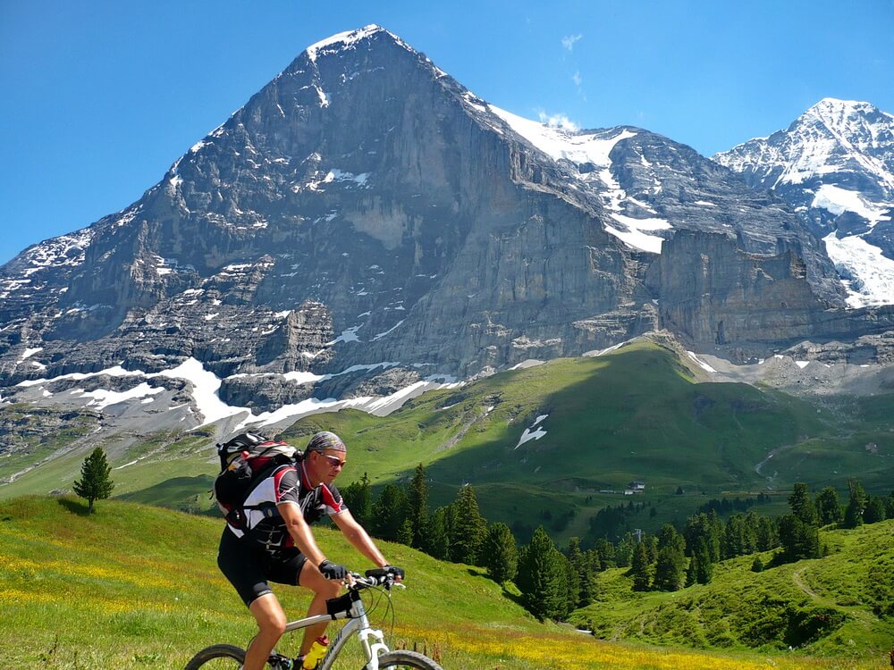 Auffahrt zur Kleinen Scheidegg vor der Eiger-Nordwand - wow!