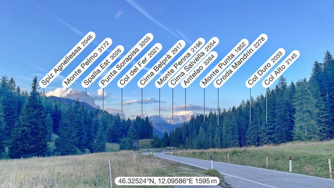 Ein Blick zurück vom Passo Duran in die Dolomiten