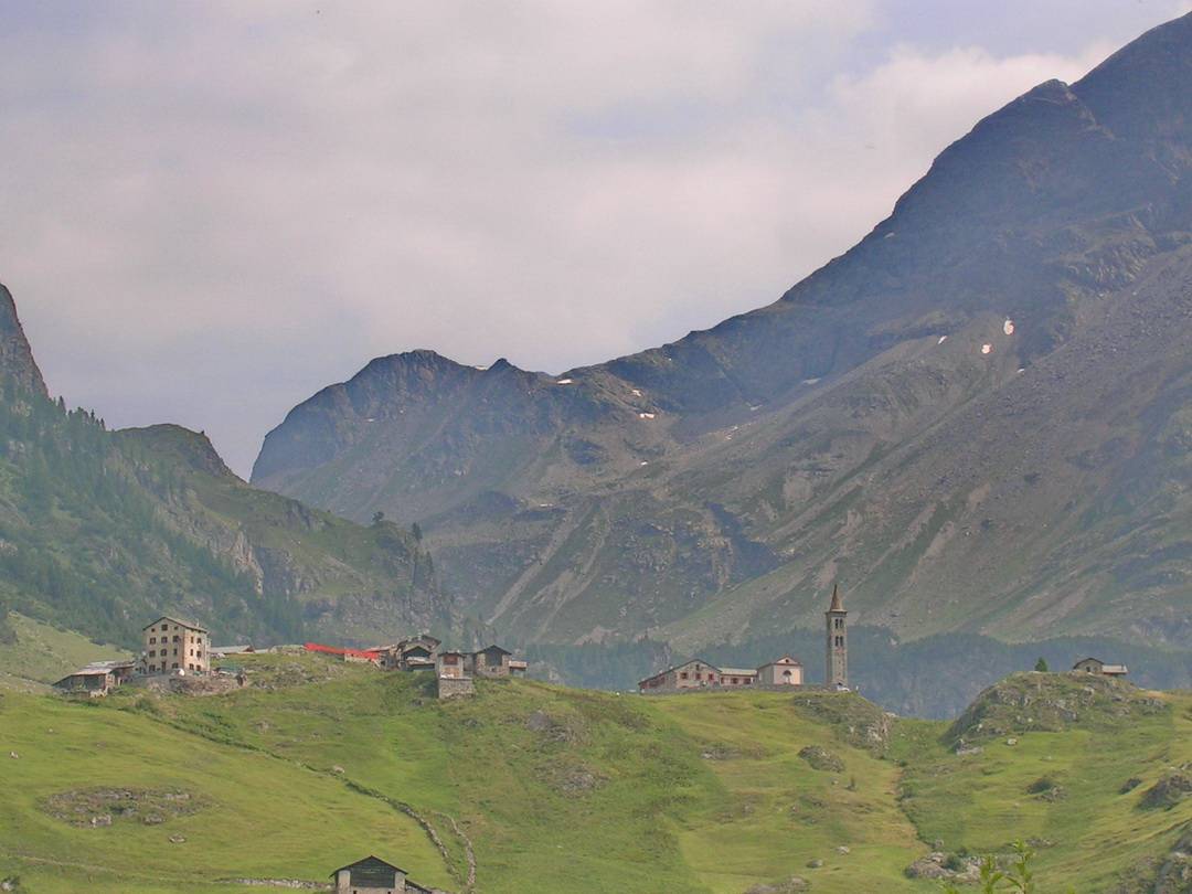 Eita - umrahmt von den 3000ern im Valle Grosina