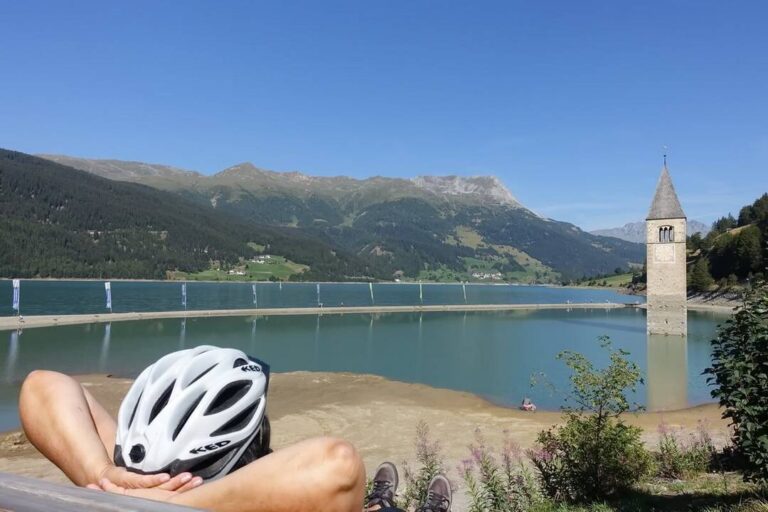 Durchatmen am Reschensee und weiter geht's.