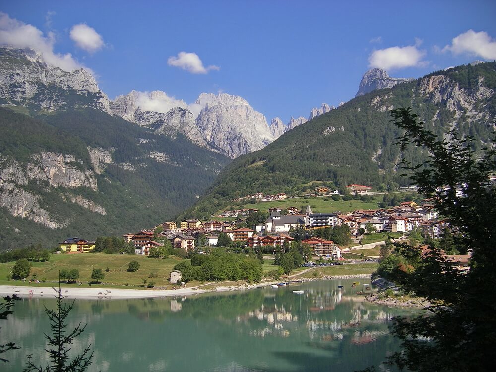 Lago Molveno - überragt von der Brenta