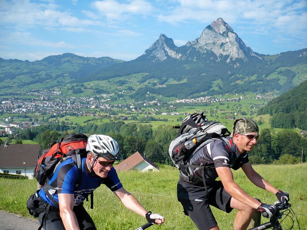 Die Schweiz wie aus dem Bilderbuch - Auffahrt zum Schwyzer Höchi