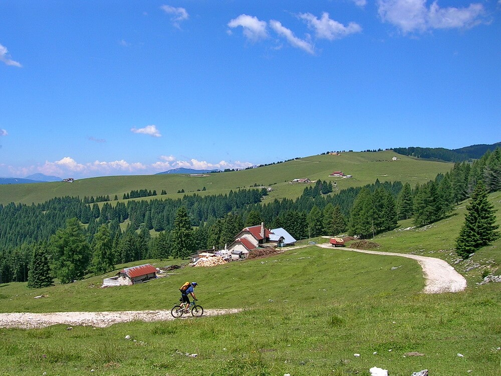 Eines der wenigen Gehöfte in der Einsamkeit - Malga Larici