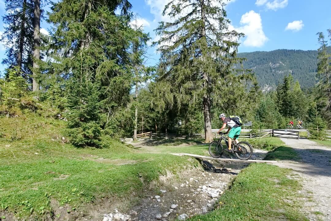 Steg auf dem Weg zum Weißensee
