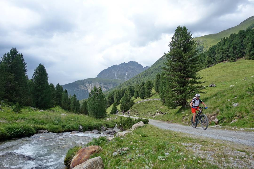 Idylle auf dem Weg zum Pass da Costainas