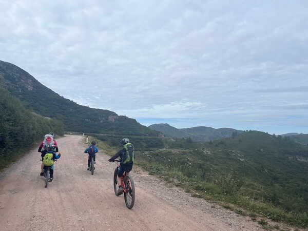 Traverse vom Passo Crocedomini zum Passo Maniva