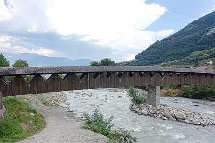 Brücke über die Etsch nach Forst