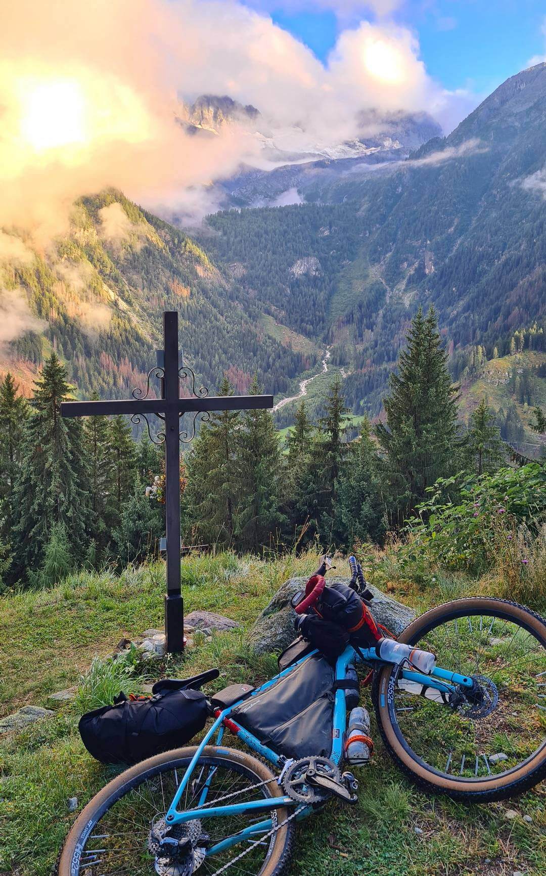 Kreuz Aussicht auf die Adamello-Presanella-Gruppe