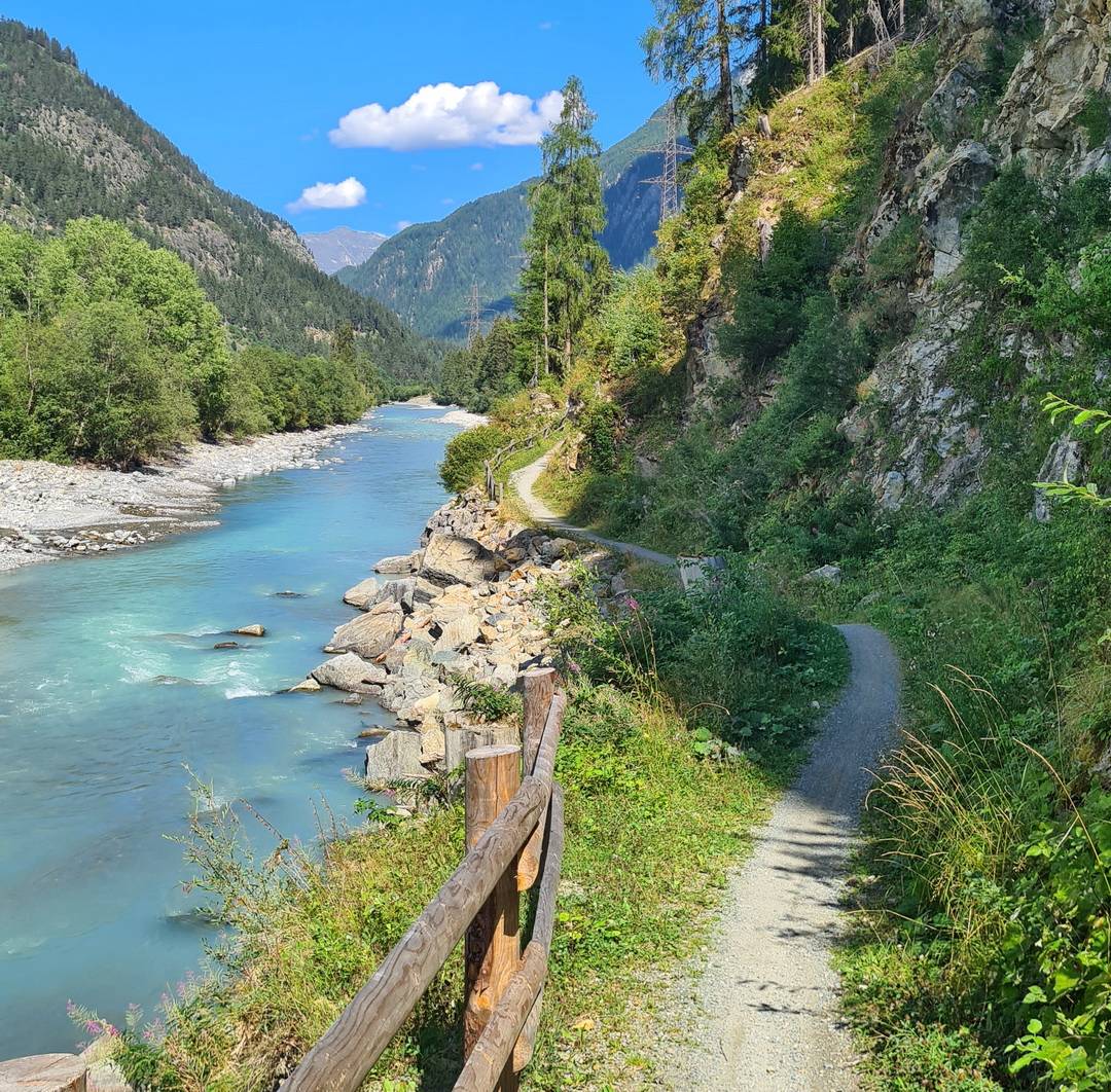 Inn zwischen Sur En und Scuol Inn zwischen Sur En und Scuol