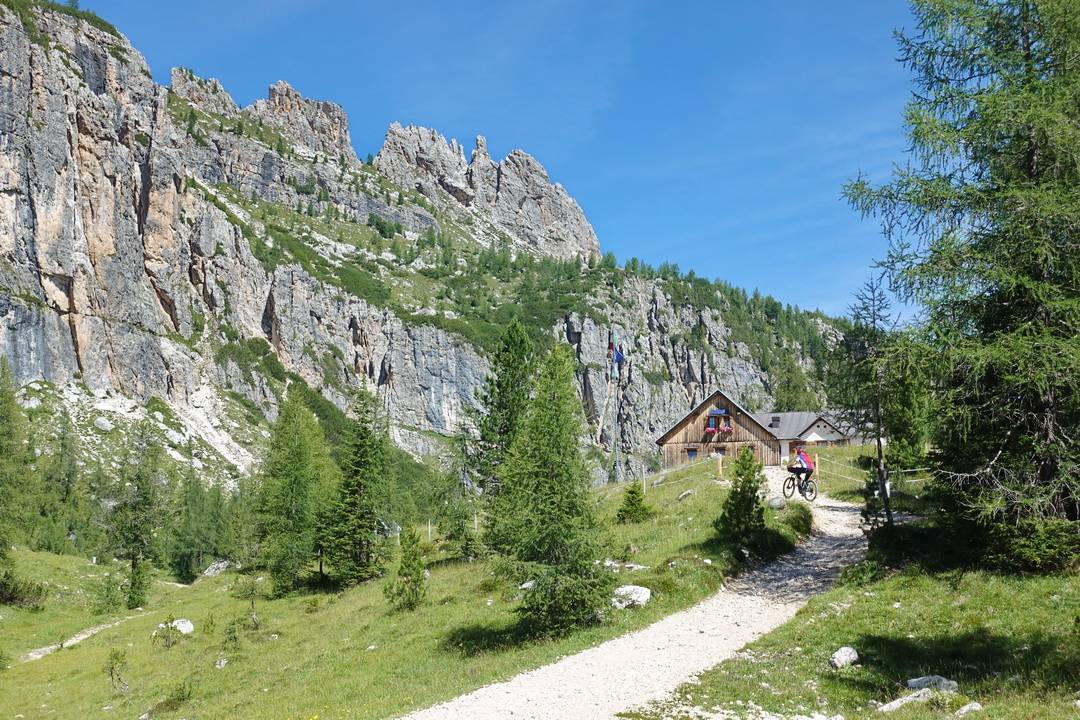 Rampe zum Rifugio Croda da Lago