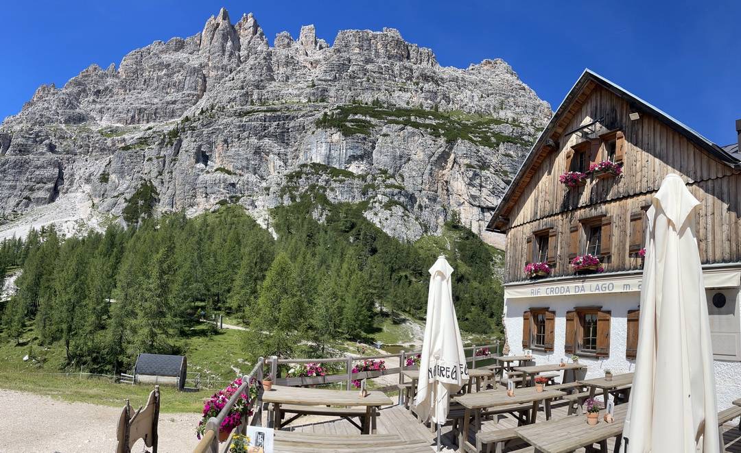 Traumkulisse am Rifugio Croda da Lago