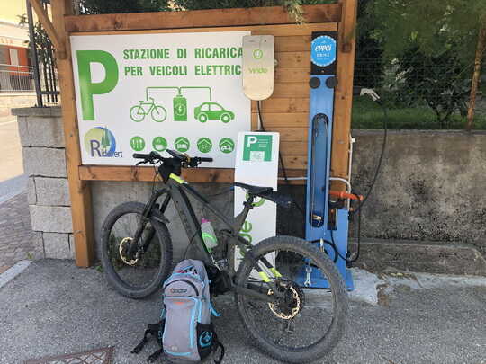 Ladestation vor Locanda Ridevert